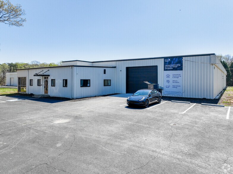 More Photos Of 414 N Meriah St, Landis Warehouse For Lease