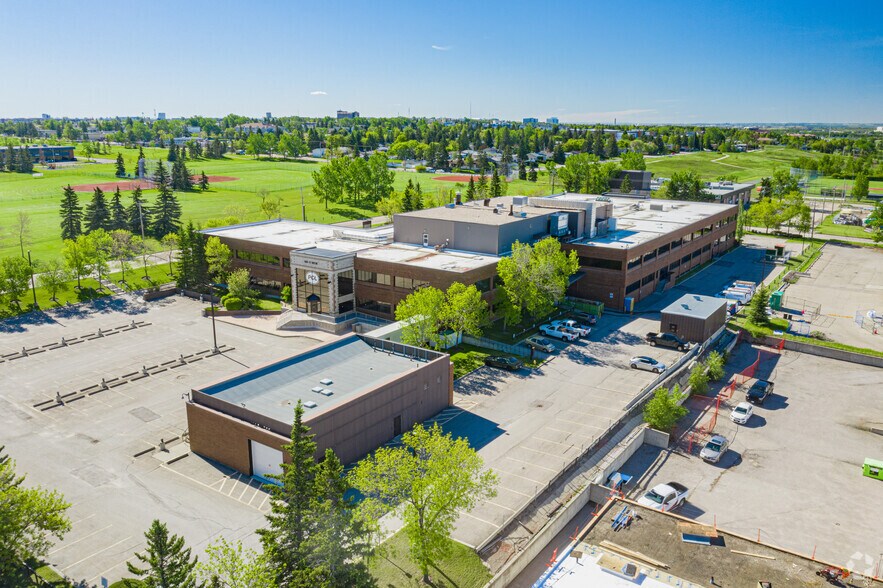 More Photos Of 2609 15 St NE, Calgary Office For Lease