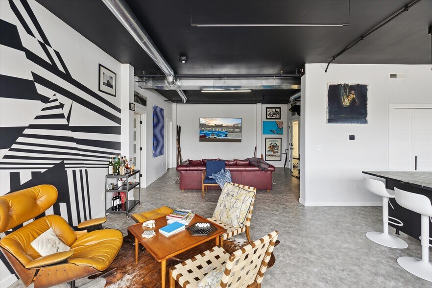 More Photos Of 315 3rd St, Bay City Self Storage For Sale