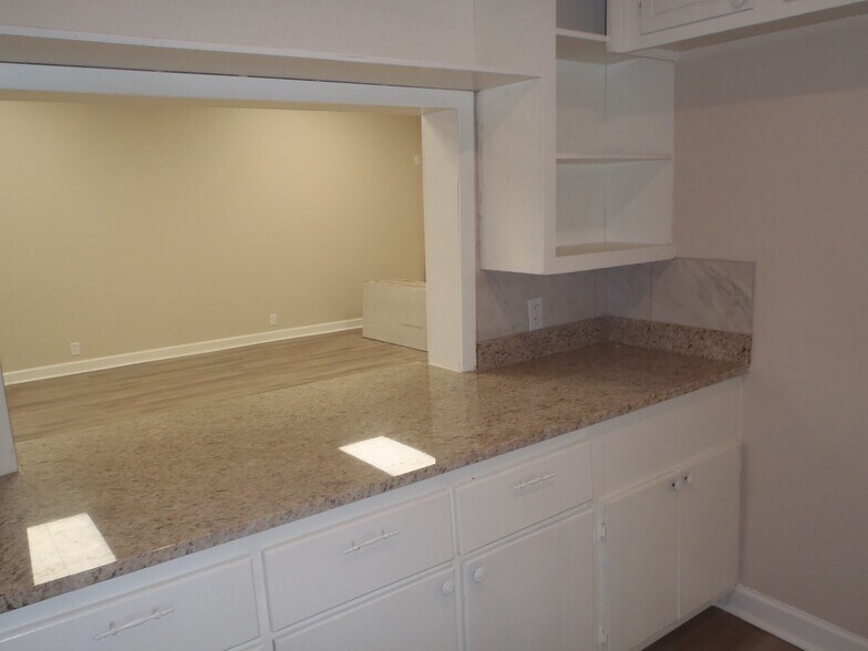 More Photos Of 2025 McLarty Dr, Newport Office For Sale