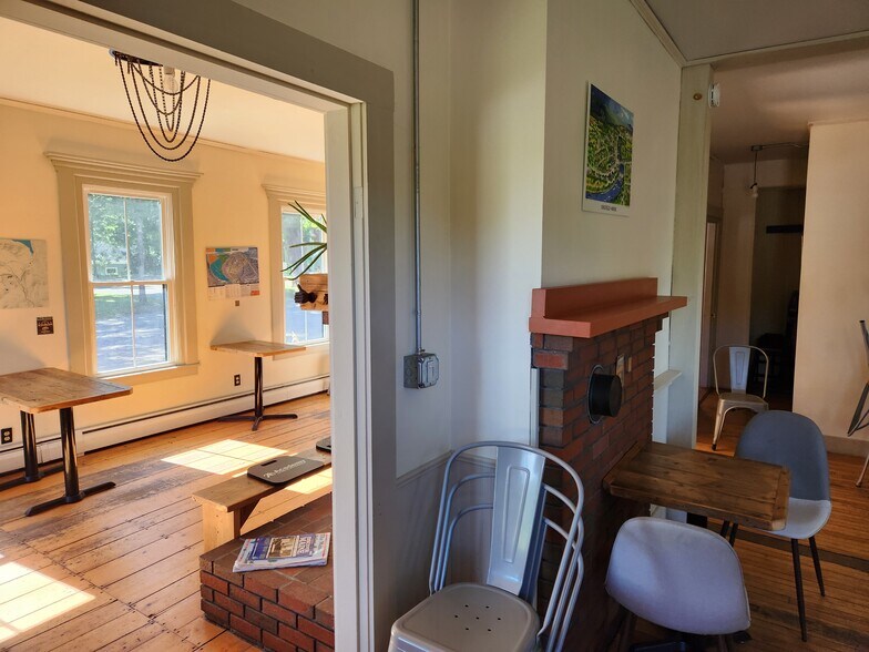 More Photos Of 268 Main St, Kingfield Restaurant For Sale