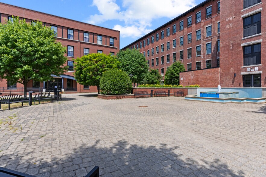 More Photos Of 140 Mill St, Lewiston Office Residential For Sale