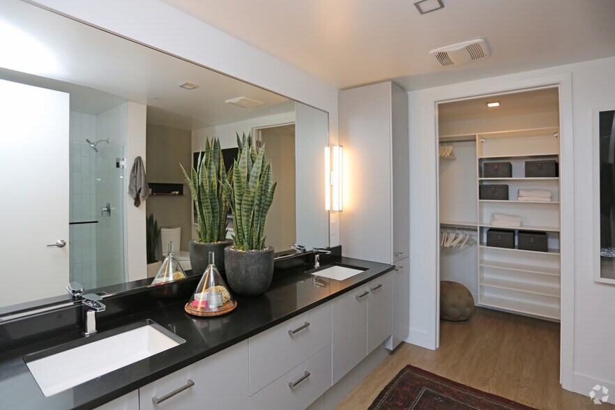 More Photos Of 1501 Island Ave, San Diego Apartments For Lease