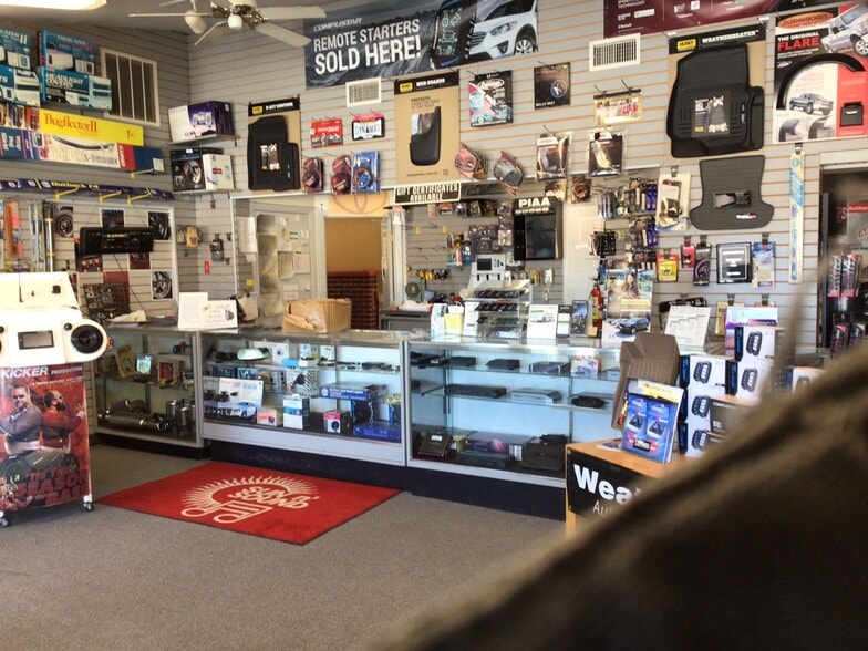 More Photos Of 606 Southbridge St, Auburn Auto Repair For Sale