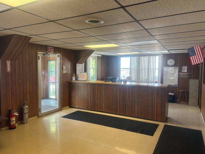 More Photos Of 1921 N Harrison Ave, Pocatello Flex For Sale