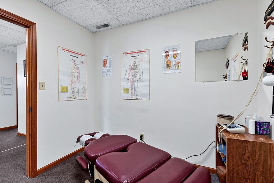More Photos Of 7102 E Pendleton Pike, Indianapolis Office For Sale