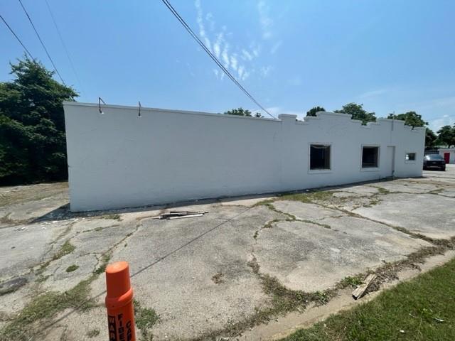 More Photos Of 1930 N College Ave, Fayetteville Bar For Sale
