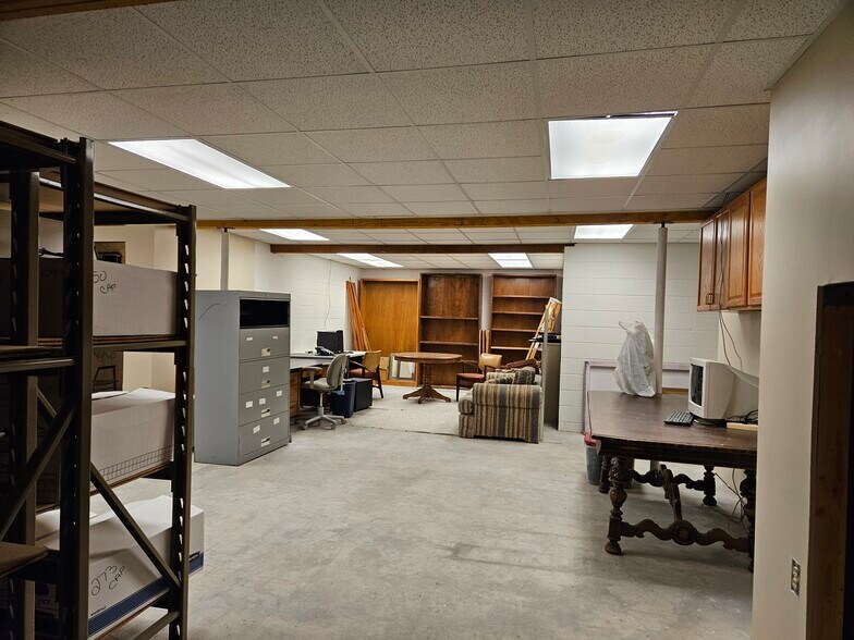 More Photos Of 820 N Michigan Ave, Saginaw Office For Sale