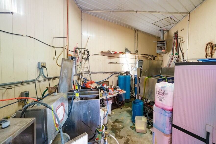 More Photos Of 117 South East Side Hwy, Elkton Carwash For Sale