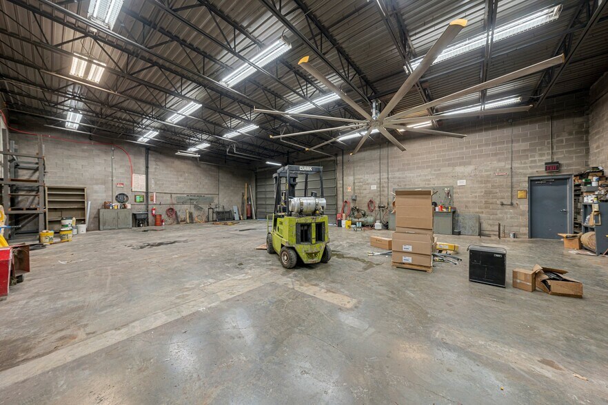 More Photos Of 300 Samson St, Glasgow Light Manufacturing For Sale