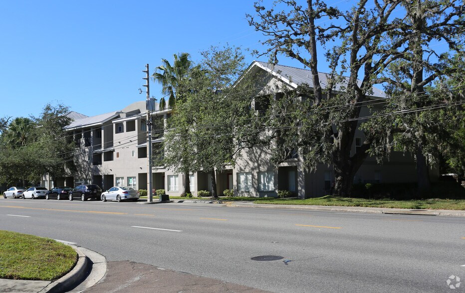 More Photos Of 120-138 S Bumby Ave, Orlando Office Residential For Lease