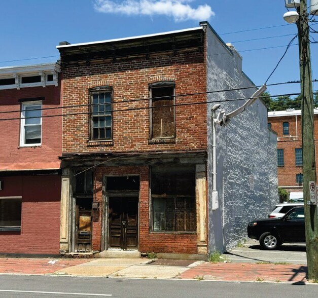 Primary Photo Of 2206 E Main St, Richmond Storefront Retail Residential For Sale