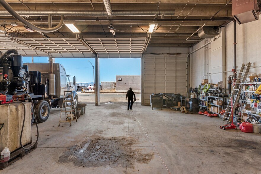 More Photos Of 5050 Ash St, Denver Warehouse For Sale