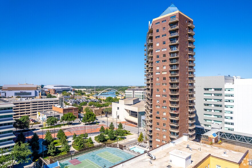 More Photos Of 300 Walnut St, Des Moines Apartments For Sale