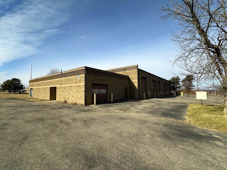 More Photos Of 4820 Wolf Rd, Dayton Service For Lease