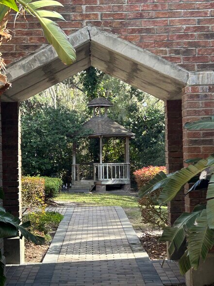 More Photos Of 18115 Us Hwy 41 N, Lutz Office For Sale