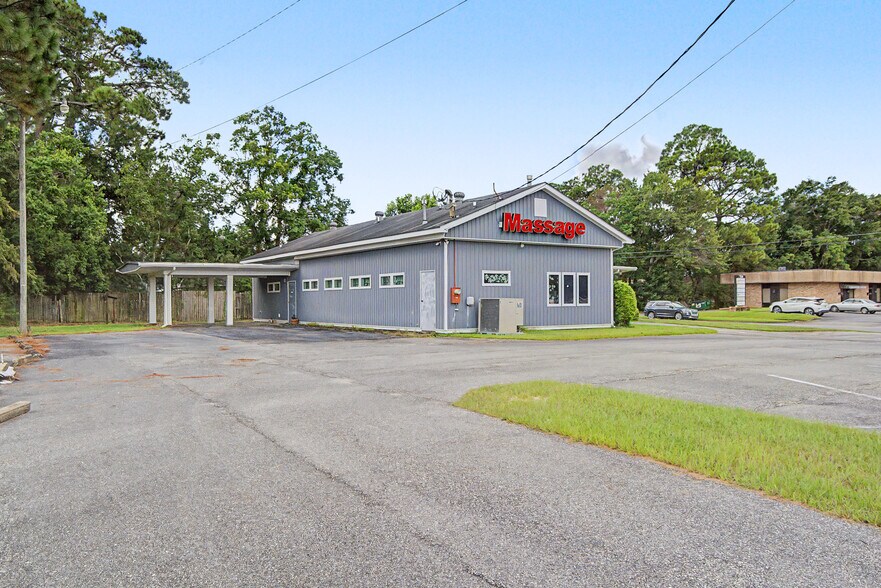 More Photos Of 71 Midtown Park W, Mobile Medical For Sale