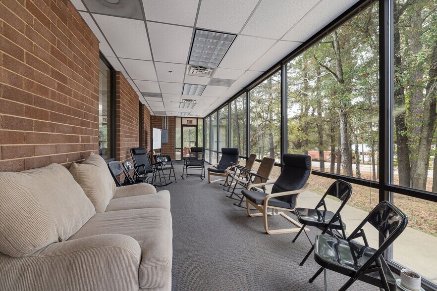 More Photos Of 3401 Gresham Lake Rd, Raleigh Distribution For Lease