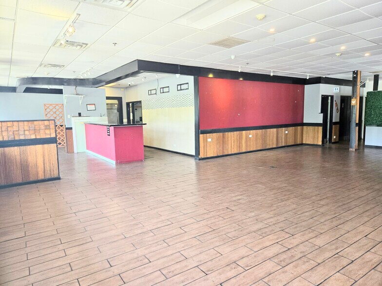 More Photos Of 9850 Milwaukee Ave, Glenview Fast Food For Sale