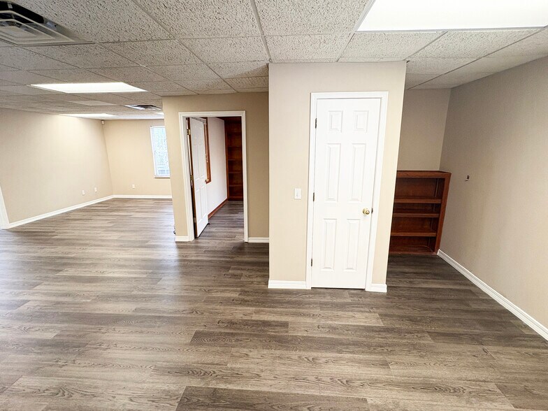 More Photos Of 3840 Williamsburg Park Blvd, Jacksonville Office For Sale
