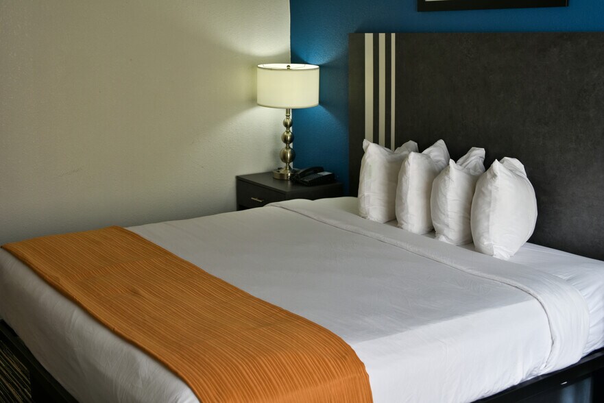 More Photos Of 383 E Leffel Ln, Springfield Hotel For Sale