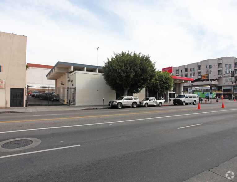 More Photos Of 2101 W 6th St, Los Angeles Bank For Sale