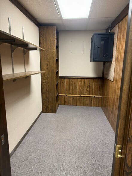 More Photos Of 424 E Mill Ave, Pelican Rapids Office For Lease