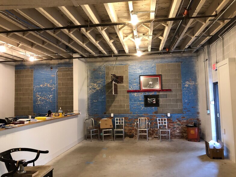 More Photos Of 333 W Union St, Allentown Flex For Lease