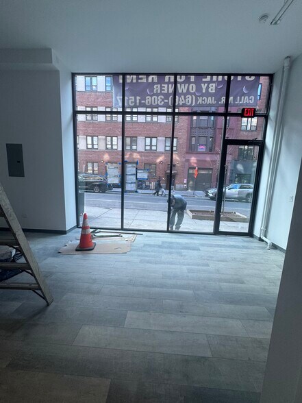 More Photos Of 401 W 52nd St, New York Apartments For Lease