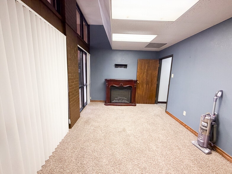 More Photos Of 3711 20th St, Lubbock Office For Sale