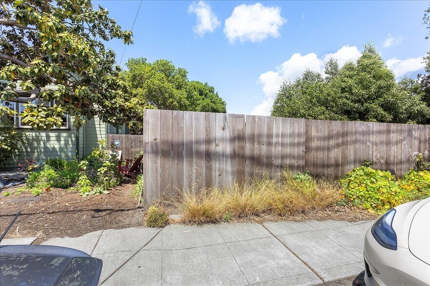 More Photos Of 310 Spruce St, Alameda Land For Sale