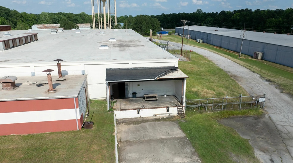 More Photos Of 584 Highway 28 S, Abbeville Warehouse For Lease