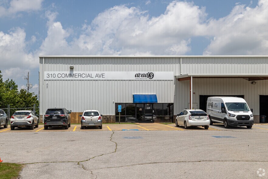 More Photos Of 310 E Commercial Ave, Lowell Warehouse For Lease