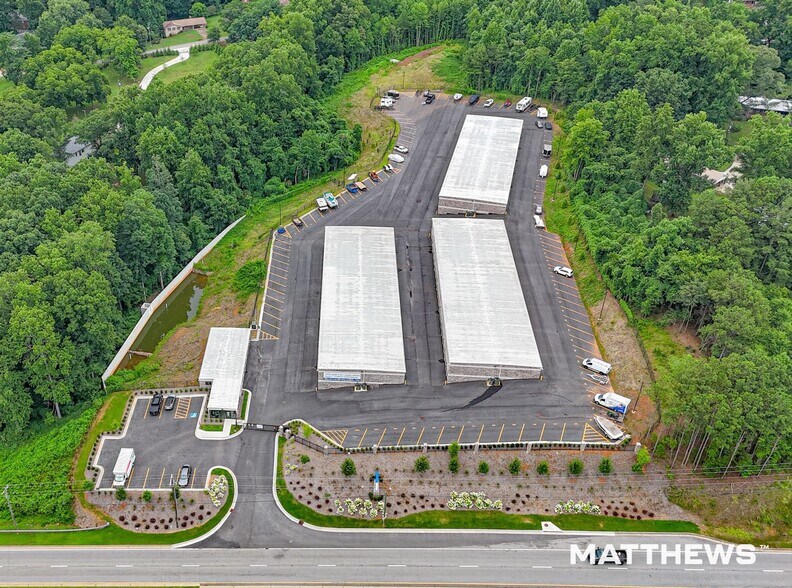 Primary Photo Of 3625 McEver Rd, Oakwood Self Storage For Sale