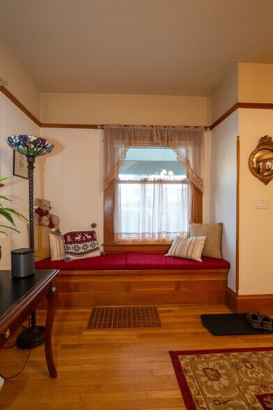 More Photos Of 340 NW 7th St, Corvallis Office For Sale