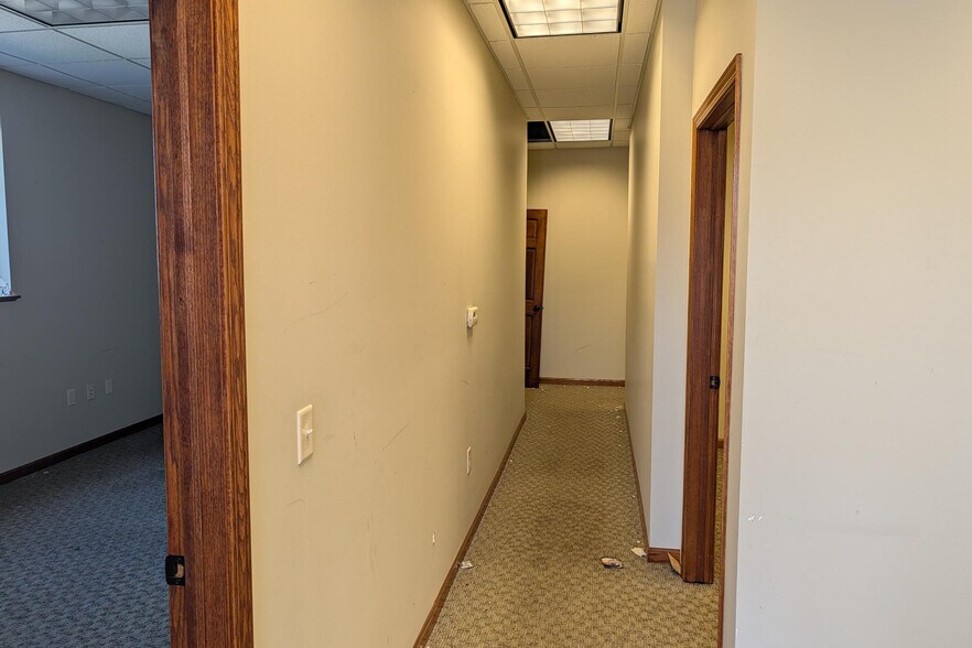 More Photos Of 2685 Henry St, Muskegon Storefront Retail Office For Lease