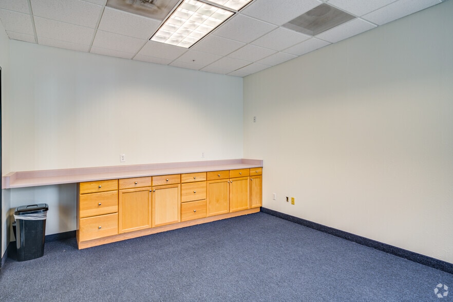 More Photos Of 2550 N Thunderbird Cir, Mesa Office For Lease