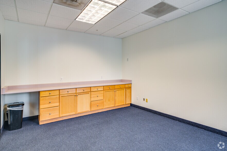More Photos Of 2550 N Thunderbird Cir, Mesa Office For Sale