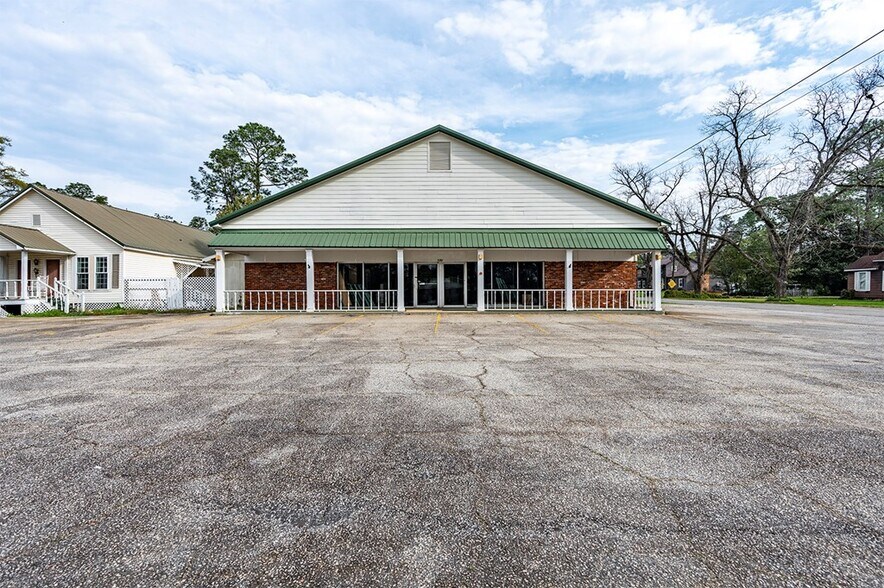 More Photos Of 1080 Johnson St SE, Dawson Specialty For Sale