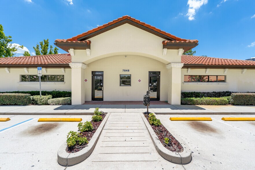More Photos Of 7848 Lake Underhill Rd, Orlando Medical For Sale