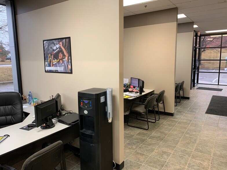 More Photos Of 15129 Foliage Ave, Apple Valley Auto Repair For Sale