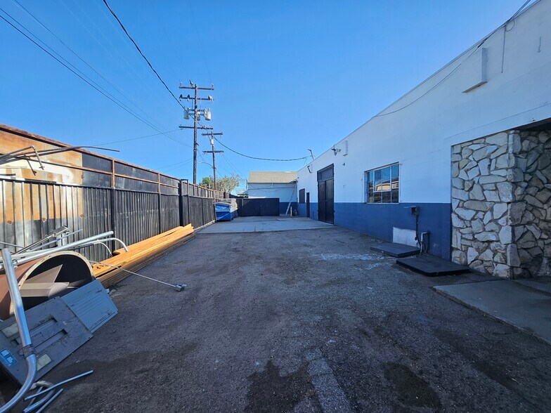 More Photos Of 1900 W 144th St, Gardena Warehouse For Sale