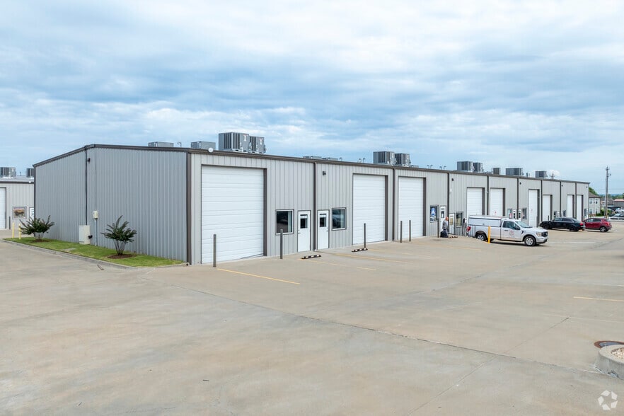 More Photos Of 14060 S Peoria Ave, Glenpool Unknown For Lease