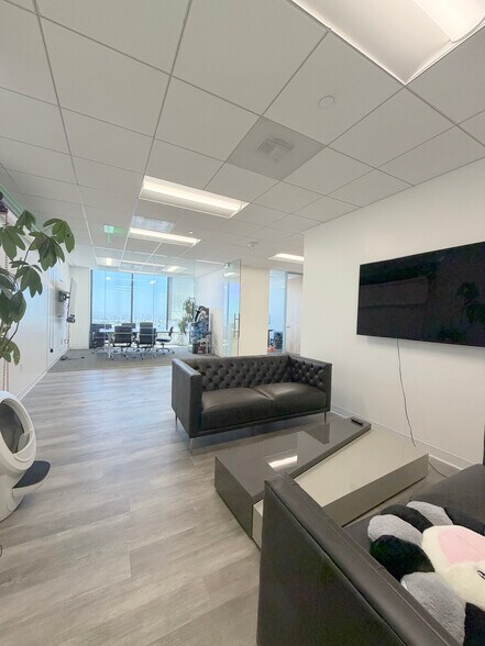 More Photos Of 10880 Wilshire Blvd, Los Angeles Loft Creative Space For Lease