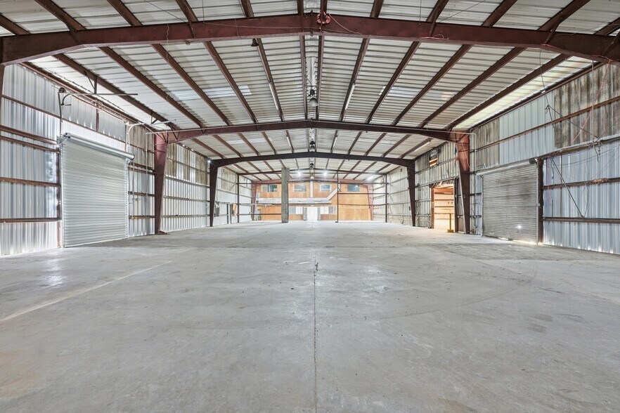 More Photos Of 619 Cassat Ave, Jacksonville Warehouse For Lease