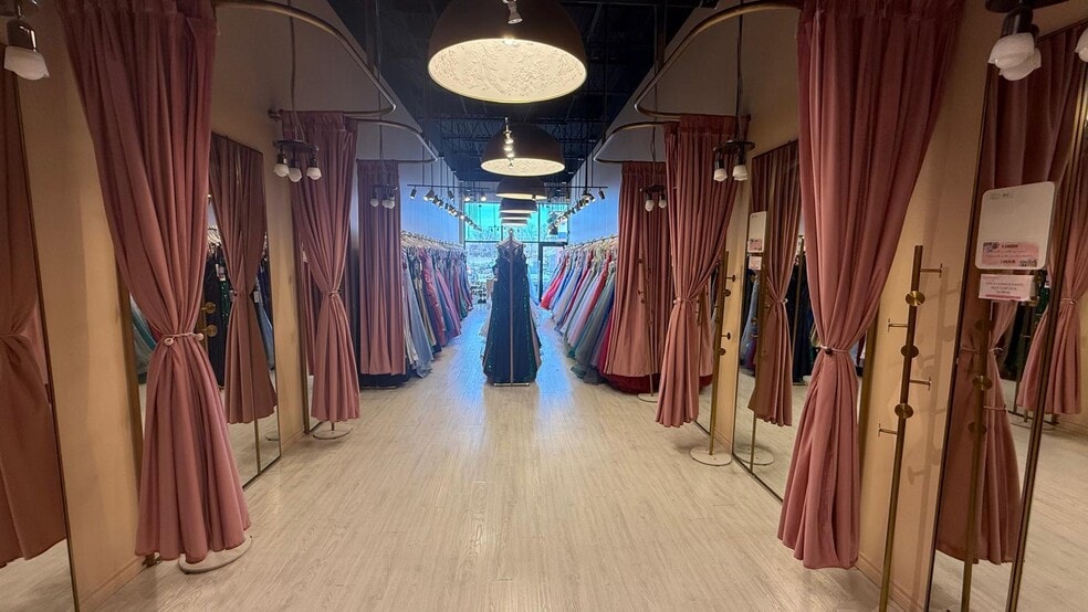 More Photos Of 2900 Gibford Dr, Ottawa Storefront Retail Office For Sale