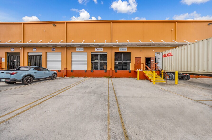 More Photos Of 3301-3389 NW 97th Ave, Miami Warehouse For Lease
