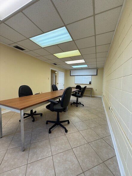 More Photos Of 3102 Canty St, Pascagoula Office For Sale