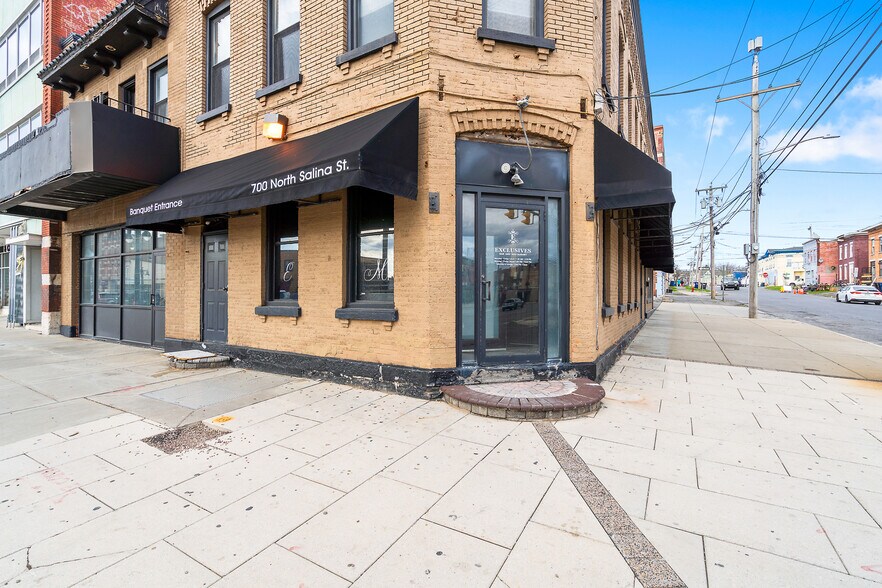 Primary Photo Of 700 N Salina St, Syracuse Restaurant For Sale
