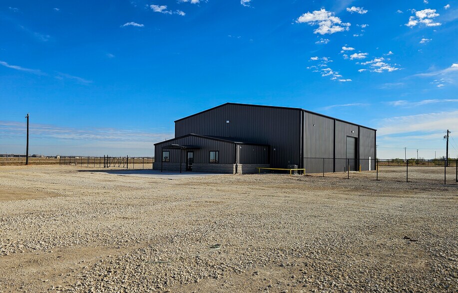 More Photos Of 3098 FM 707, Tye Warehouse For Lease
